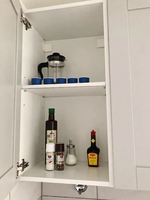 Apartment Charmante Gartenwohnung Mit Privatem Grossen Garten Cologne