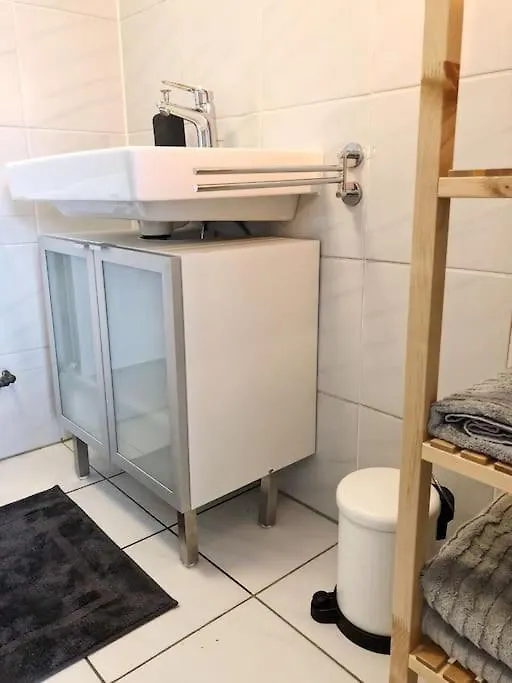 Charmante Gartenwohnung Mit Privatem Grossen Garten Cologne