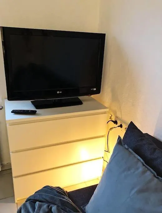 Apartment Charmante Gartenwohnung Mit Privatem Grossen Garten Cologne